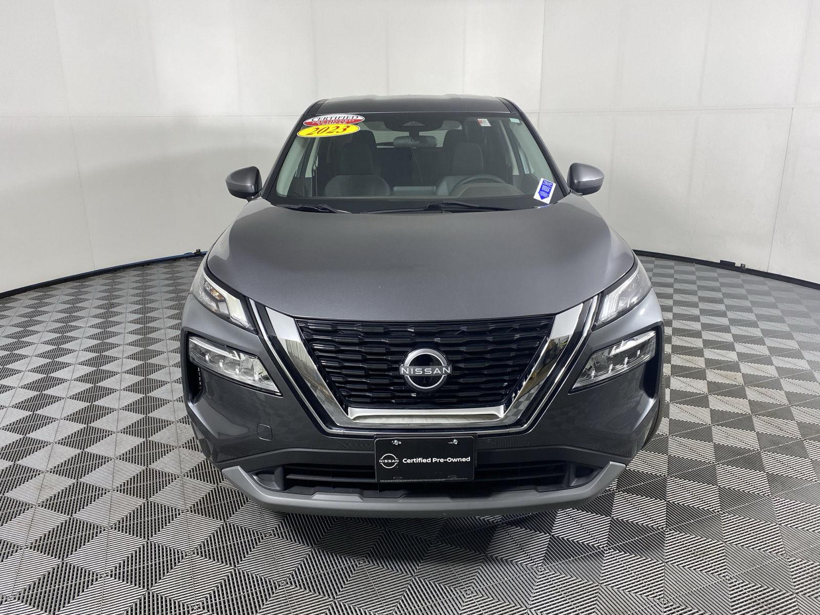 Certified Used 2023 Gun Metallic Nissan SV image 2