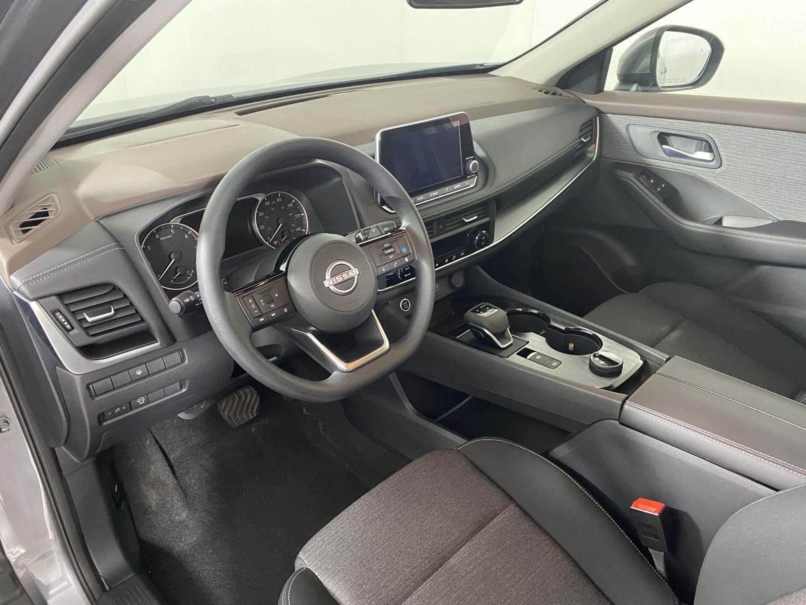 Certified Used 2023 Gun Metallic Nissan SV image 14