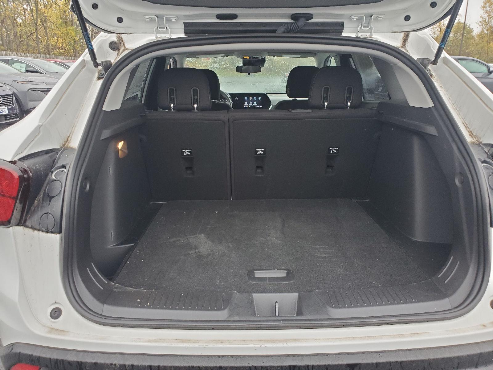 Used 2024 Summit White Chevrolet LS image 5