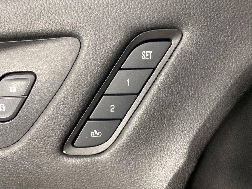 Used 2019 Satin Steel Gray Metallic Buick Premium I image 29