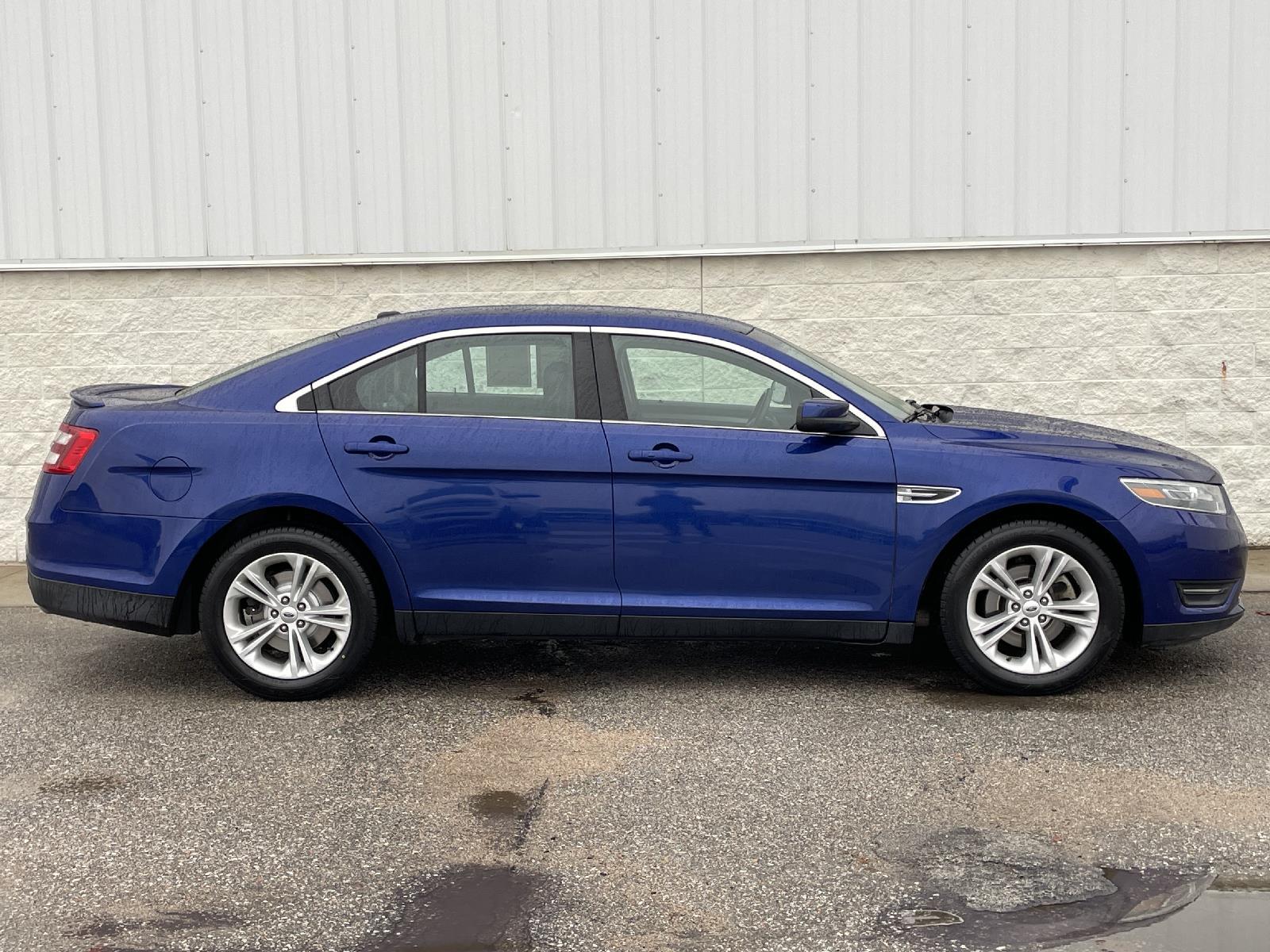 Used 2015 Ford Taurus SEL Sedan for sale in Lincoln NE