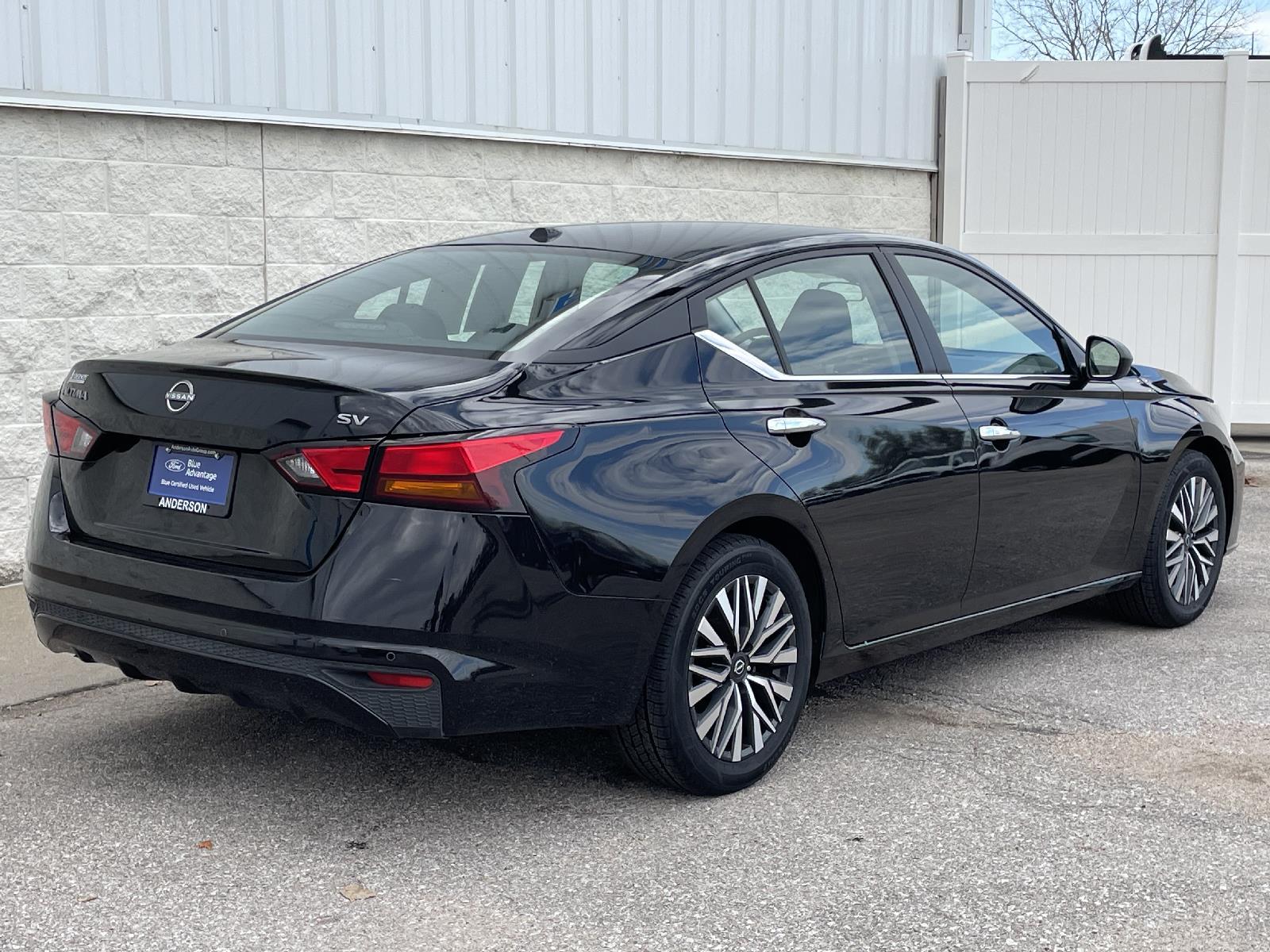 Used 2024 Nissan Altima 2.5 SV Sedan for sale in Lincoln NE