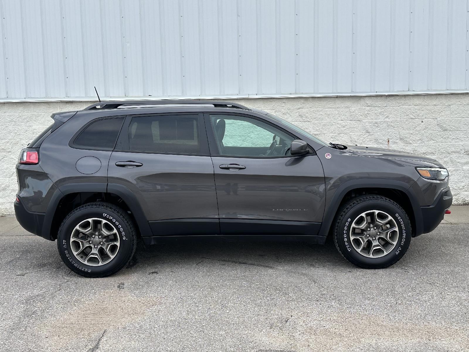 Used 2020 Jeep Cherokee Trailhawk SUV for sale in Lincoln NE