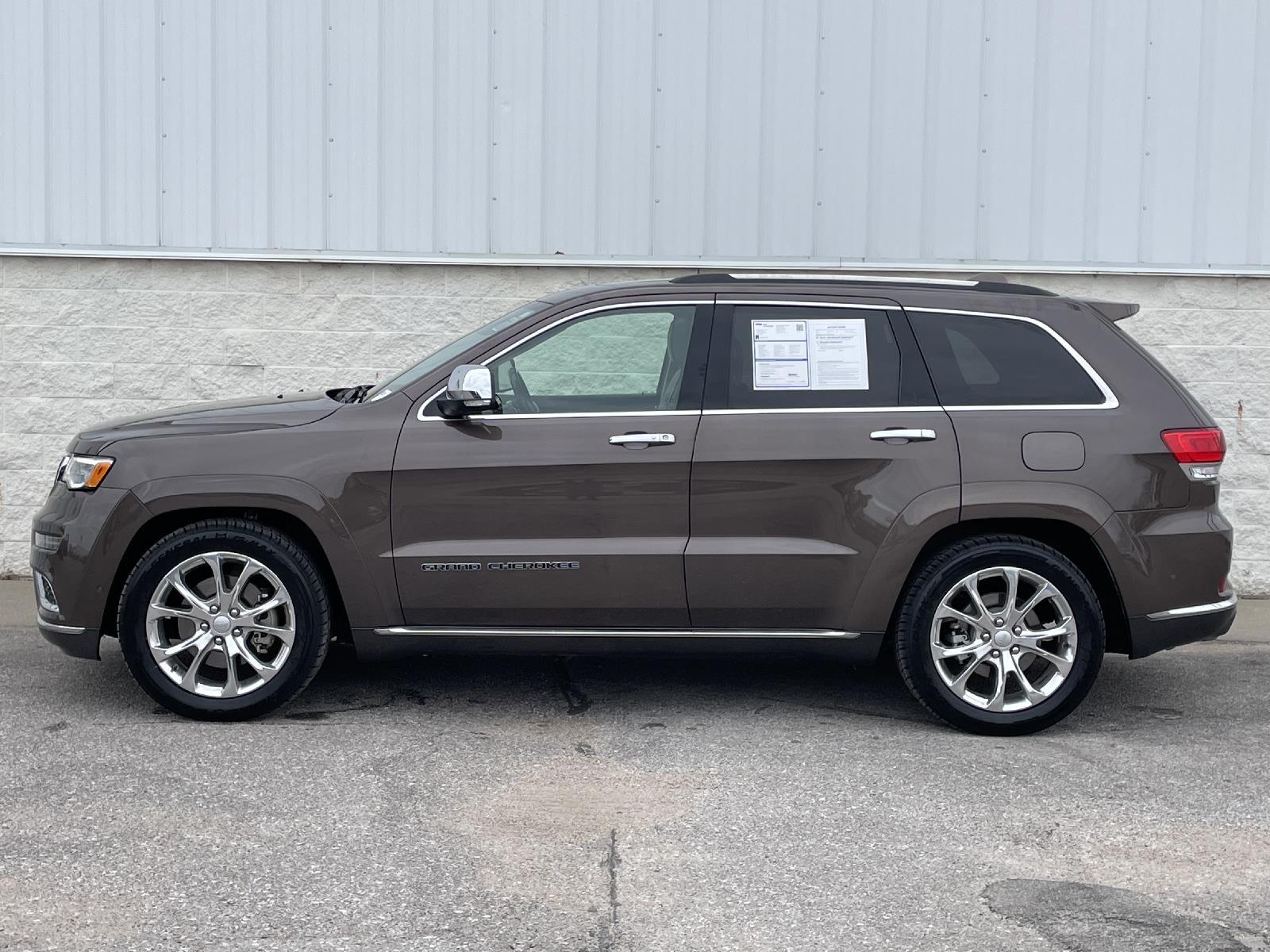 Used 2020 Jeep Grand Cherokee Summit SUV for sale in Lincoln NE