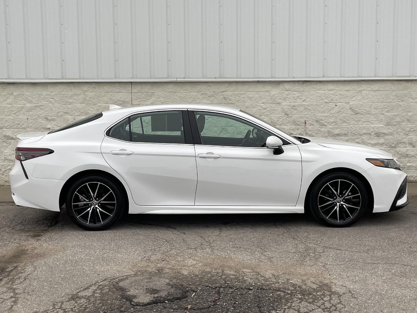 Used 2024 Toyota Camry SE Sedan for sale in Lincoln NE