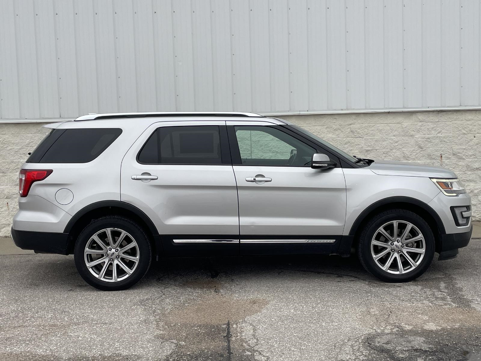 Used 2017 Ford Explorer Limited SUV for sale in Lincoln NE