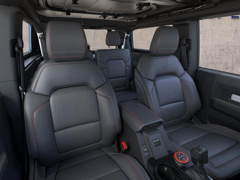 Vehicle photo 10