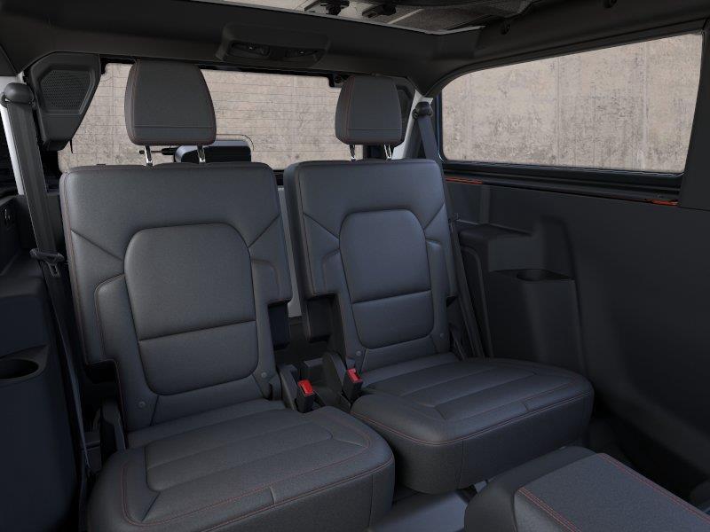 Vehicle photo 11