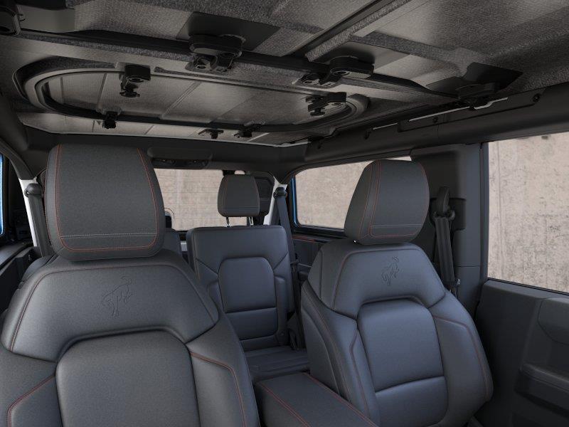 Vehicle photo 12