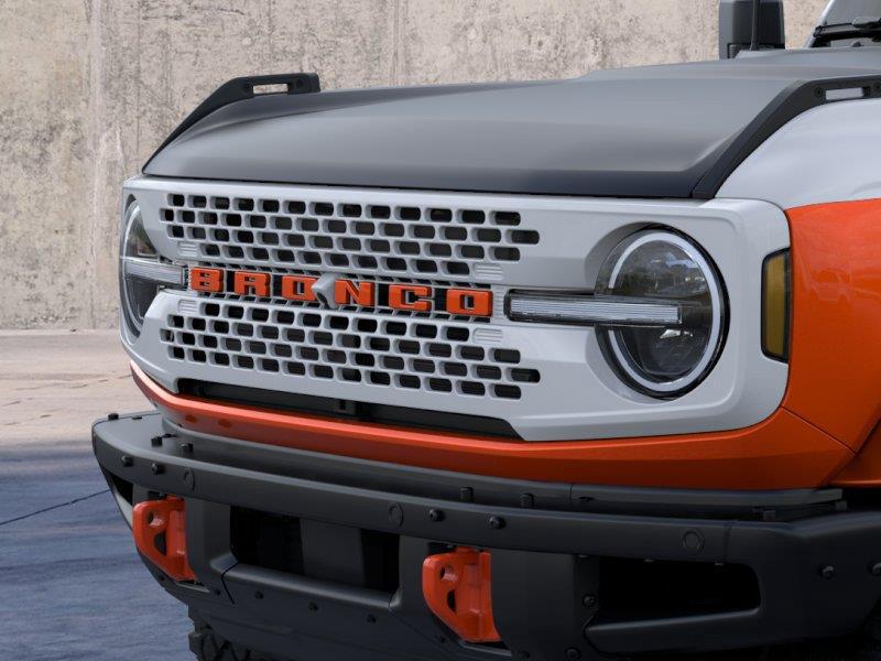 Vehicle photo 19