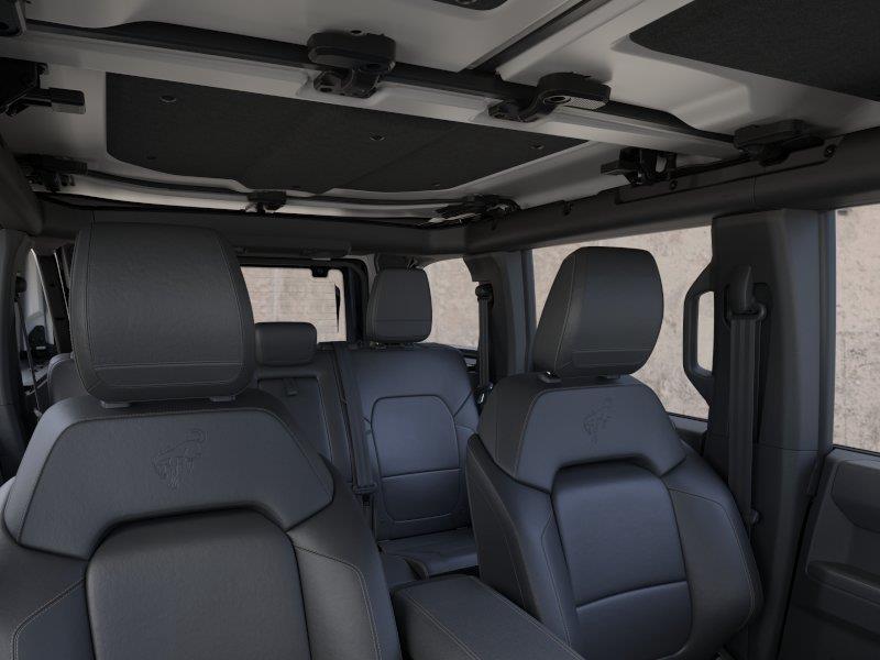 Vehicle photo 12