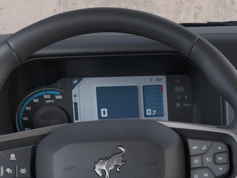 Vehicle photo 13
