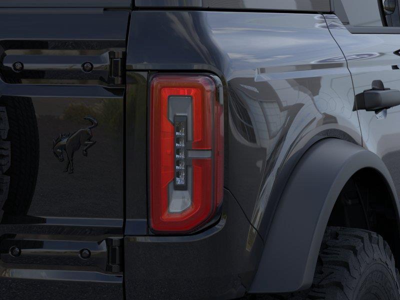 Vehicle photo 23