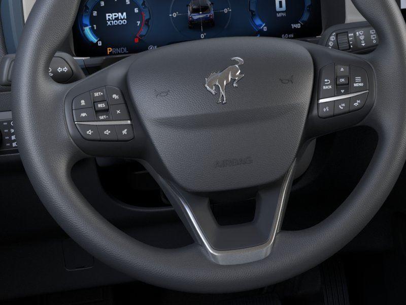 Vehicle photo 12