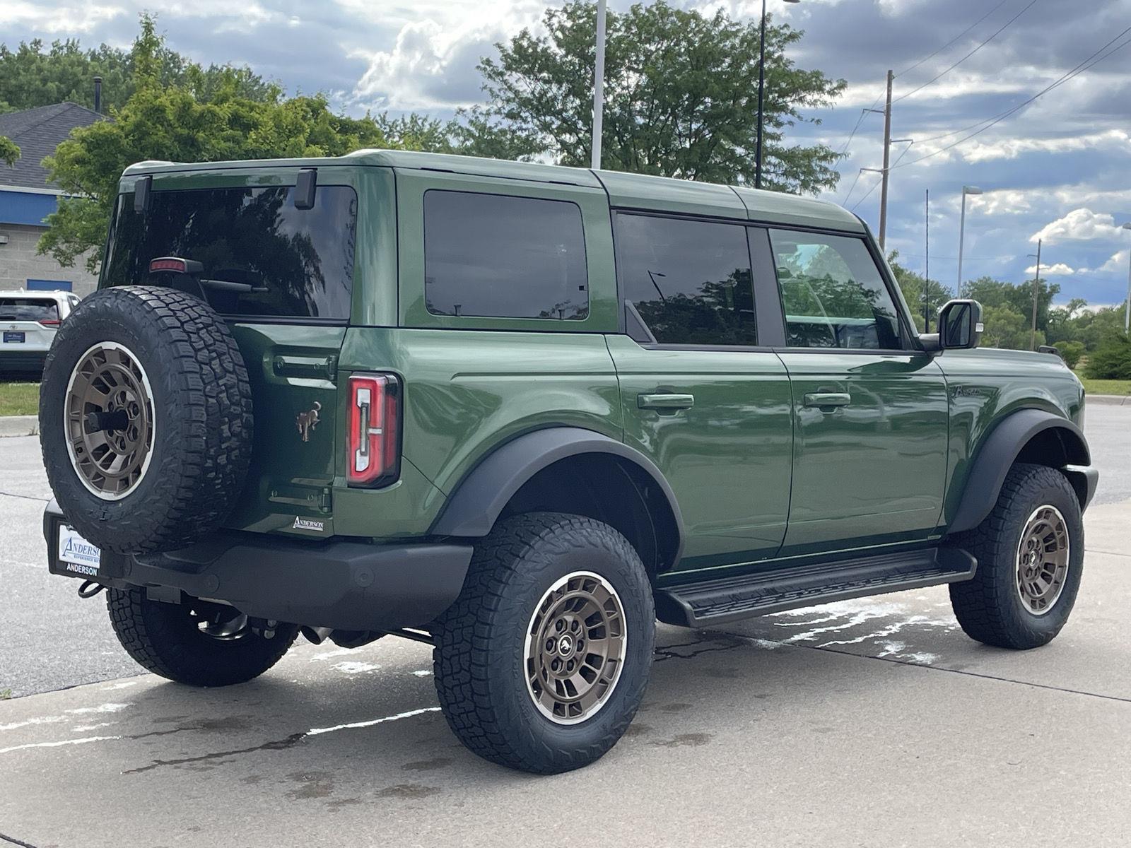 Vehicle photo 7