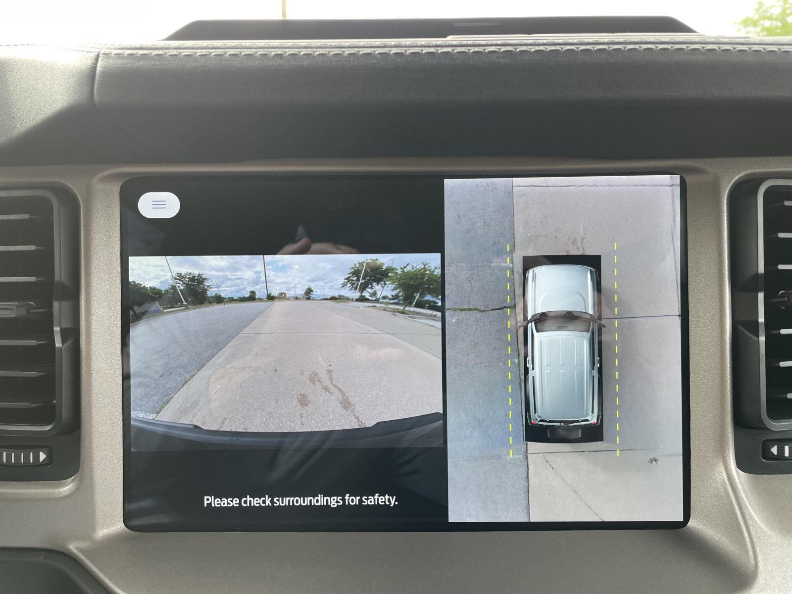 Vehicle photo 23