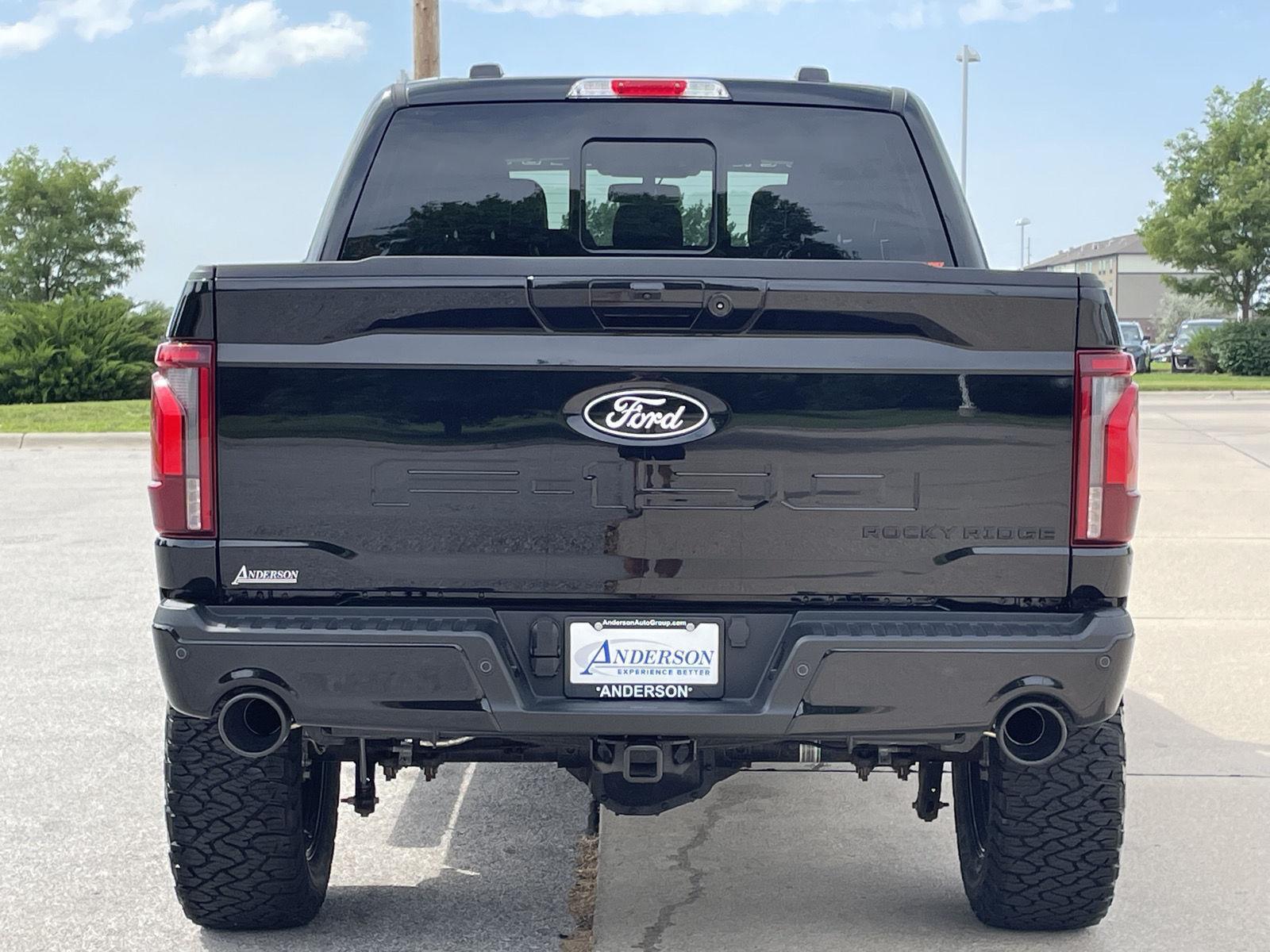 Vehicle photo 8