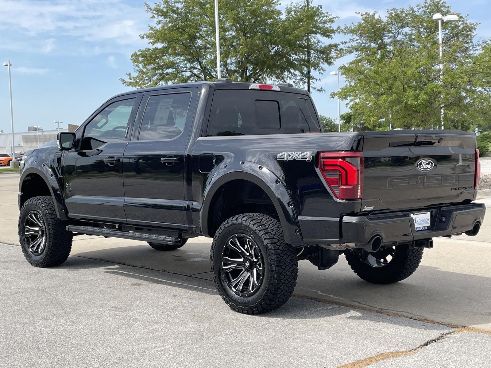 Vehicle photo 9