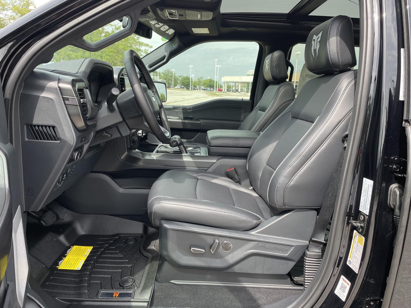 Vehicle photo 16