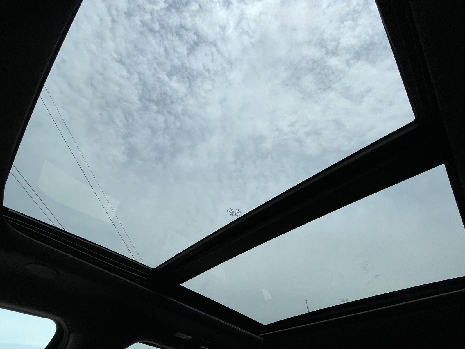 Vehicle photo 22