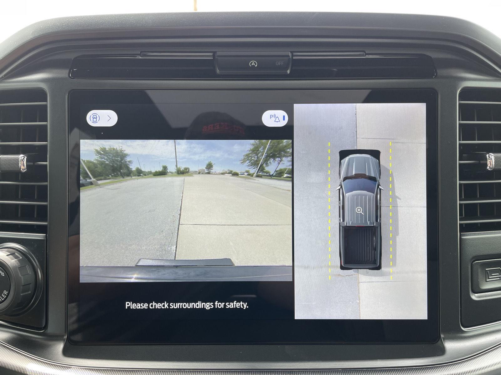 Vehicle photo 25