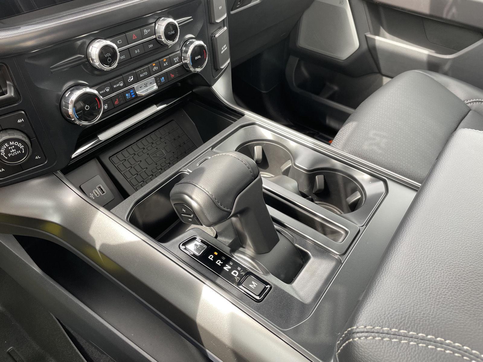 Vehicle photo 36