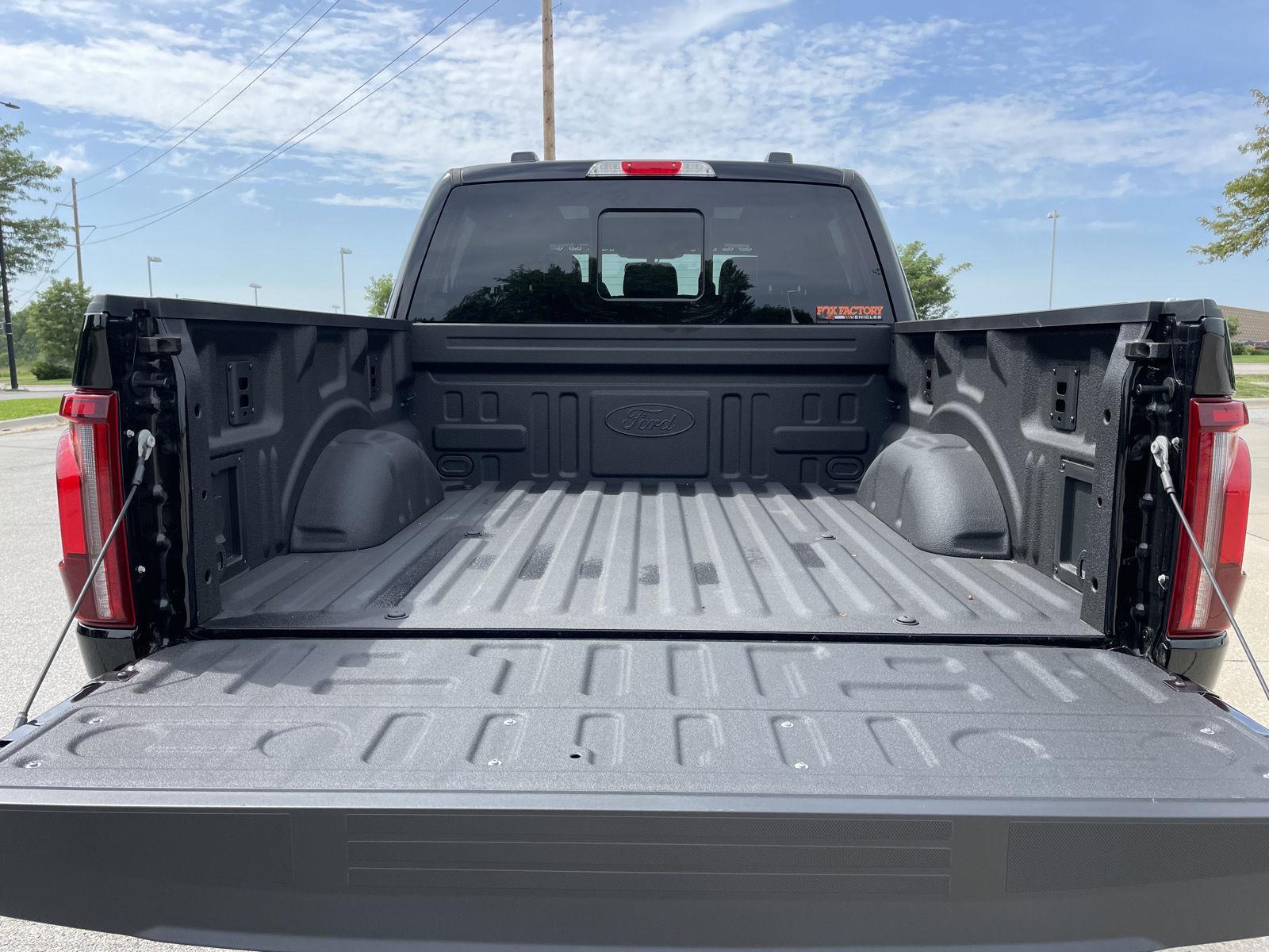 Vehicle photo 43