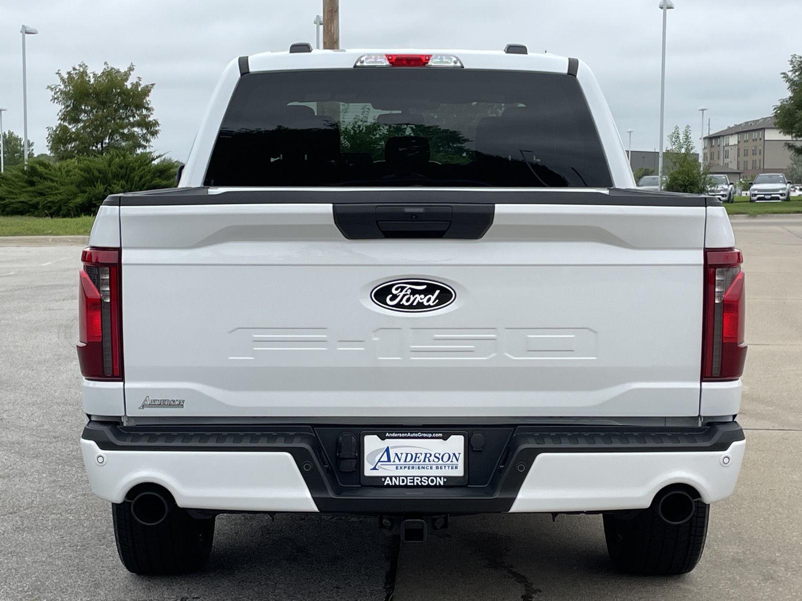 Vehicle photo 8