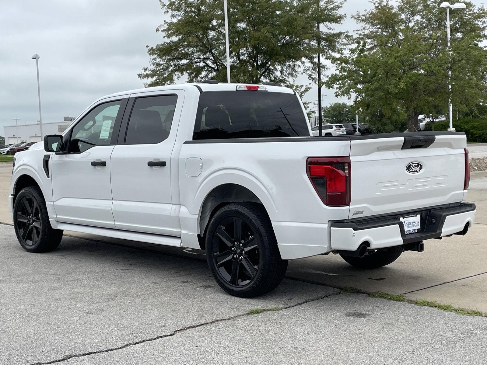 Vehicle photo 9