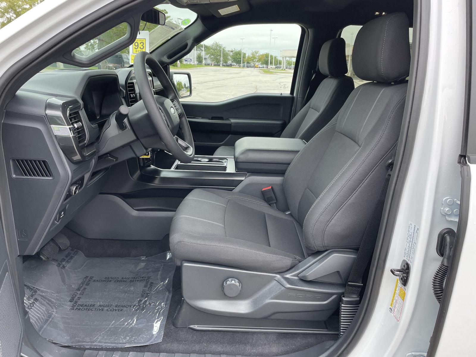 Vehicle photo 16
