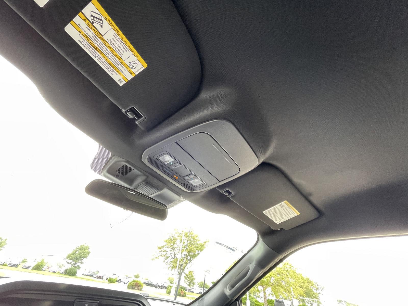 Vehicle photo 20