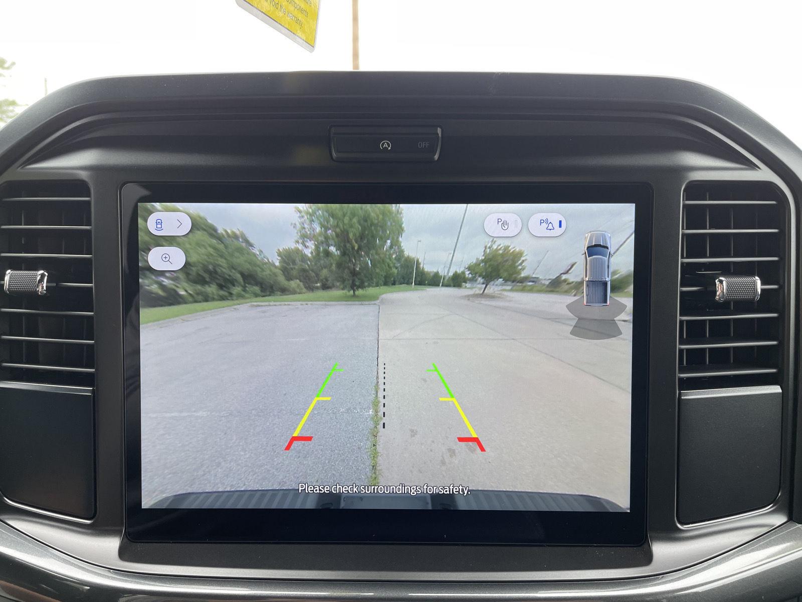 Vehicle photo 22