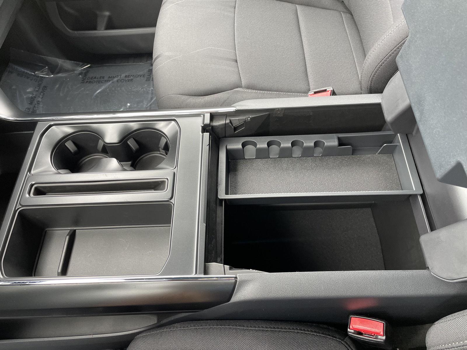 Vehicle photo 29
