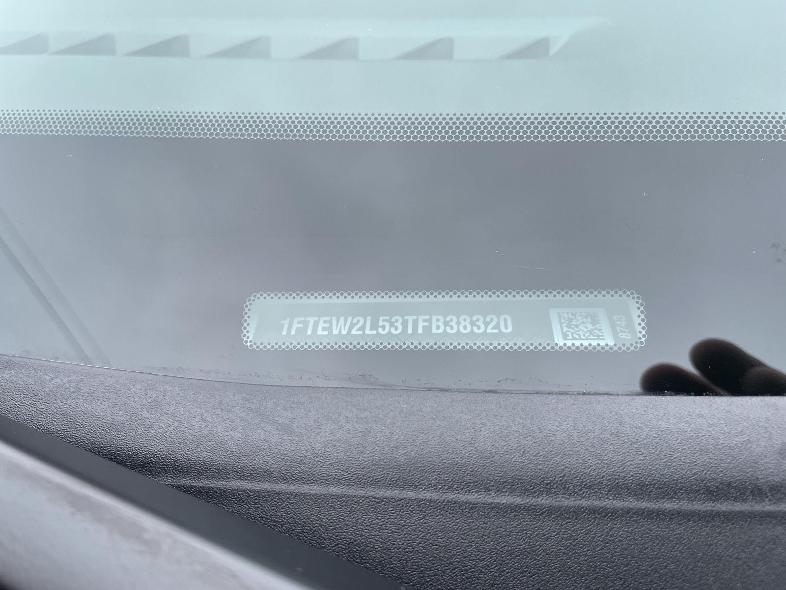 Vehicle photo 31