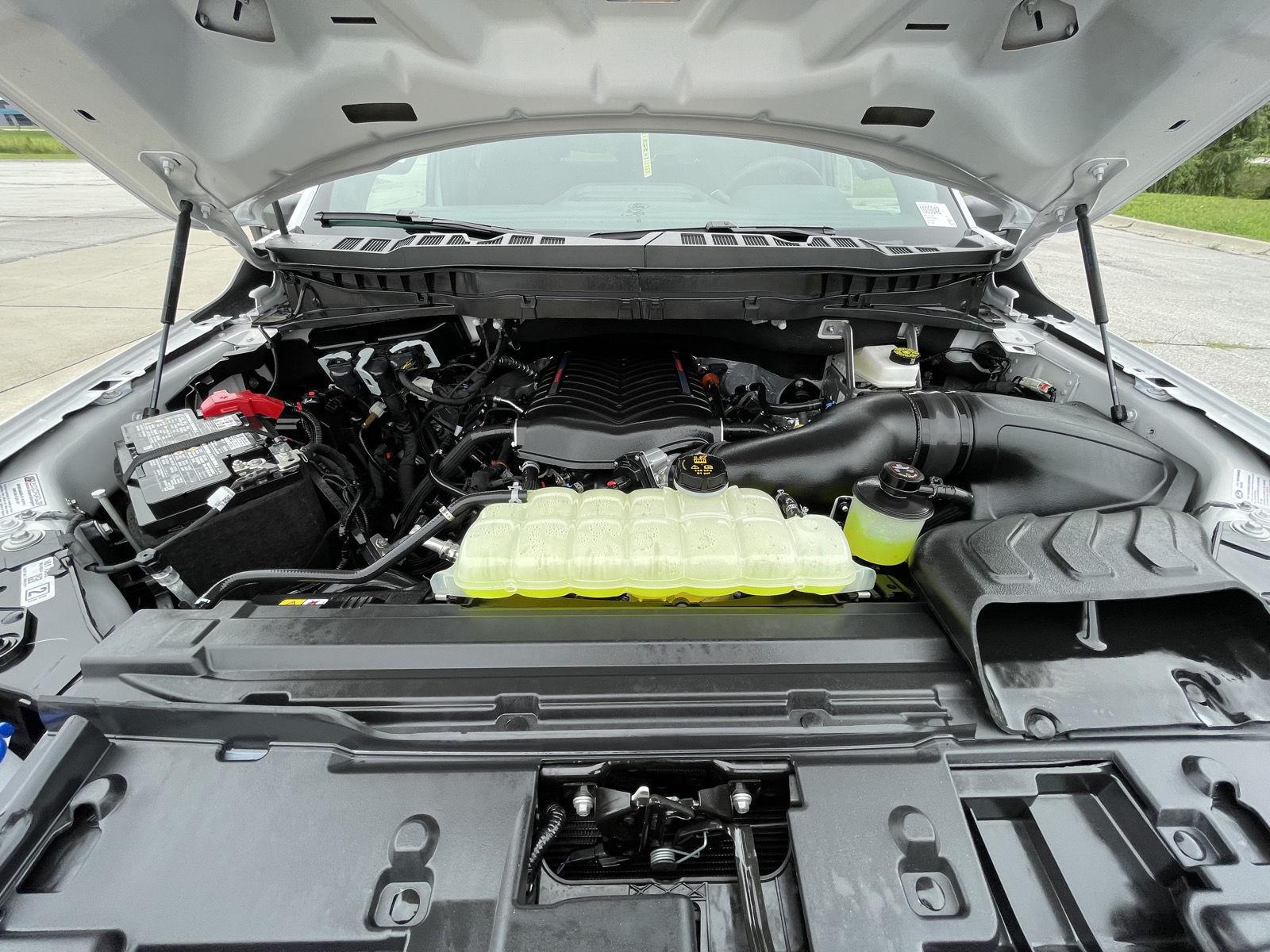 Vehicle photo 32