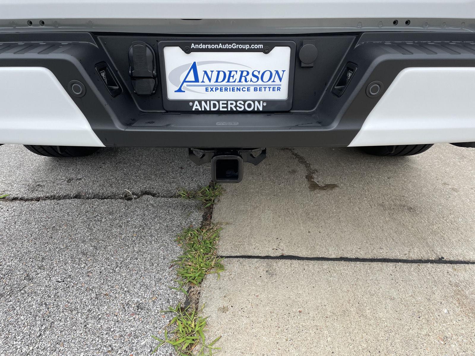 Vehicle photo 34