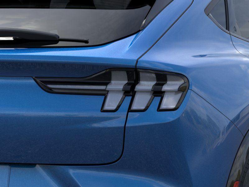 2025 Ford Mustang Mach-E Premium photo 21