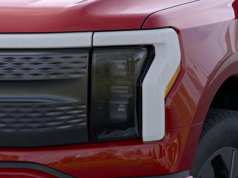 2025 Ford F-150 Lightning Flash - Photo 18