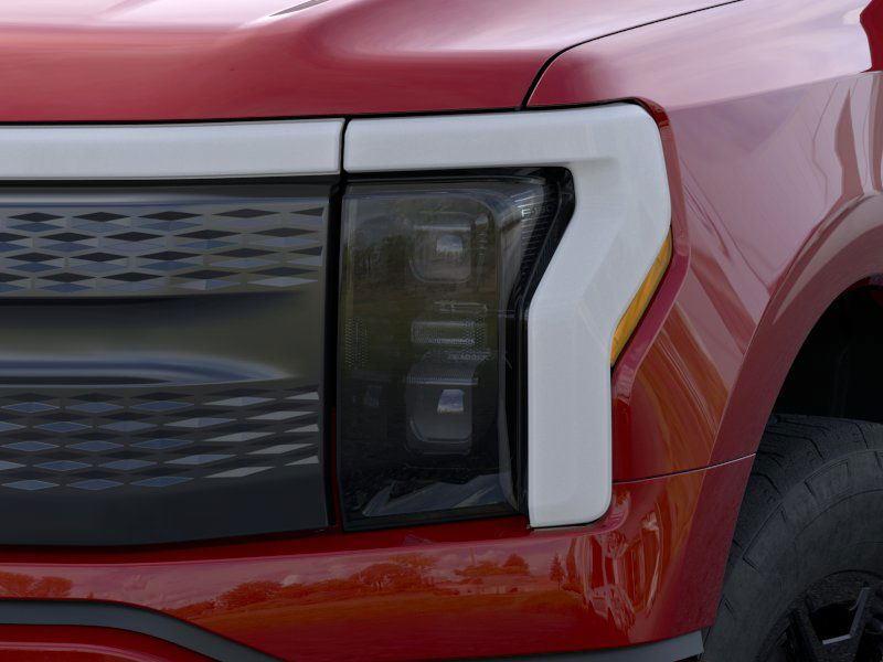 2025 Ford F-150 Lightning XLT photo 17