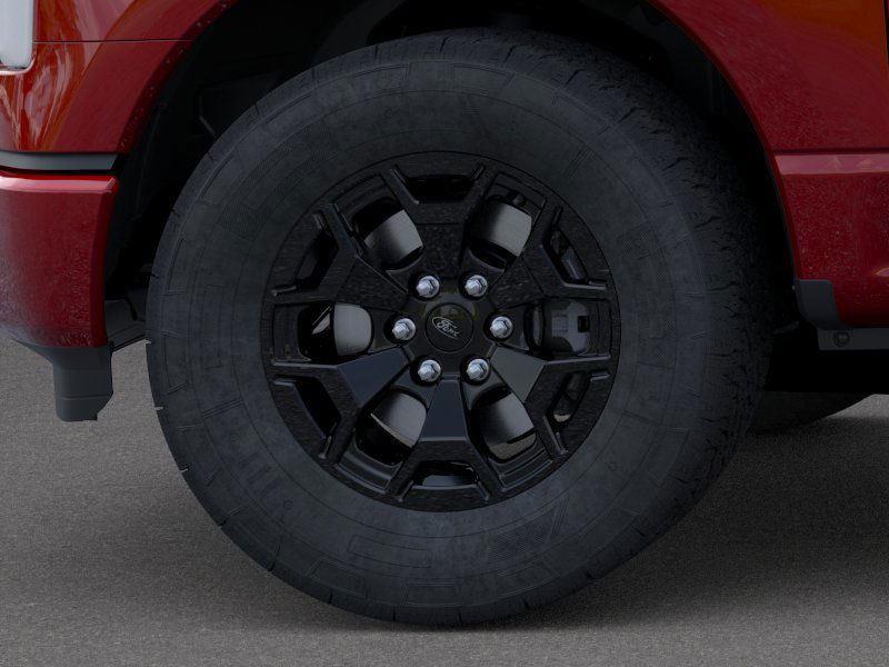 2025 Ford F-150 Lightning XLT photo 18