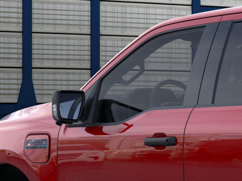 2025 Ford F-150 Lightning XLT photo 19