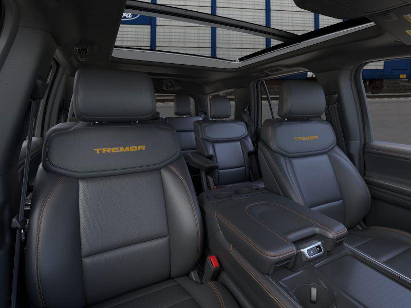 2025 Ford Expedition photo 6