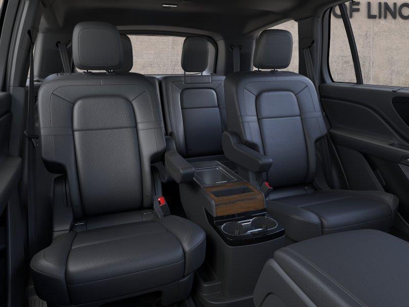 Vehicle photo 11