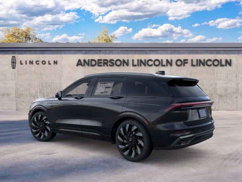 Vehicle photo 4