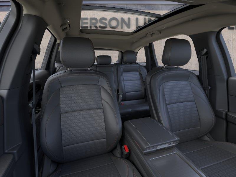 Vehicle photo 10