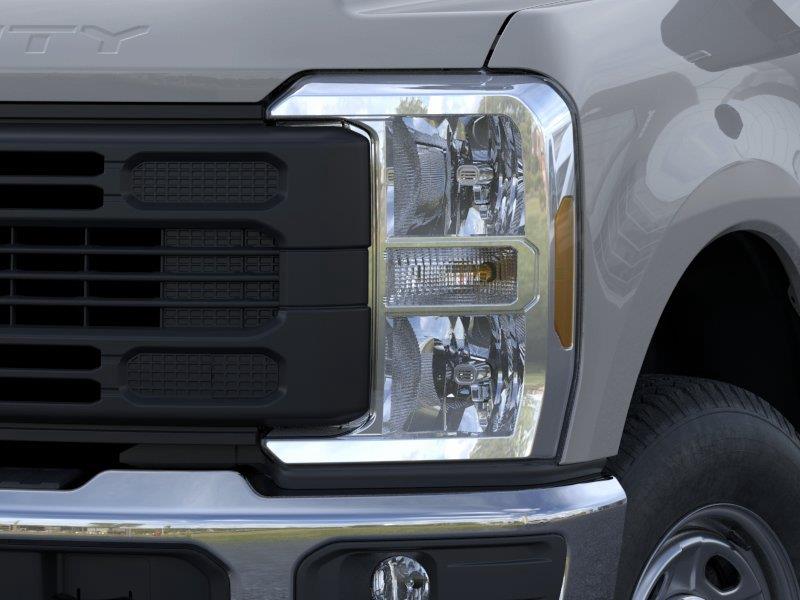 Vehicle photo 18