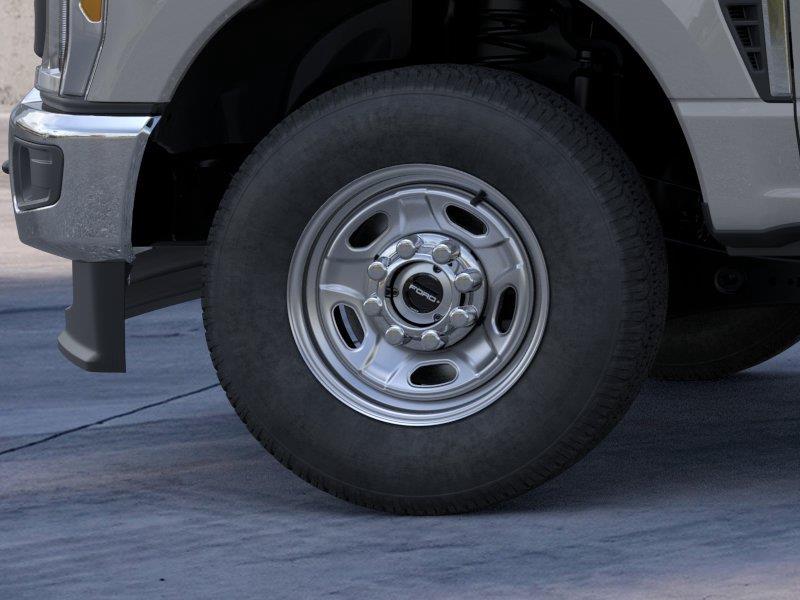Vehicle photo 19