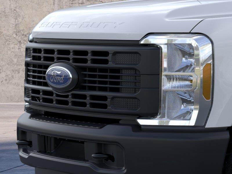 Vehicle photo 17