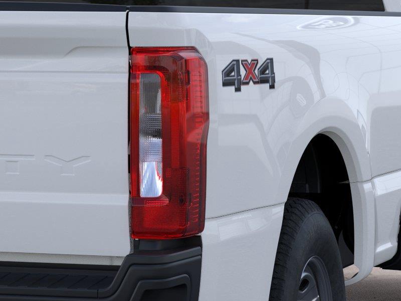 Vehicle photo 21