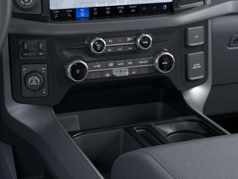 Vehicle photo 15